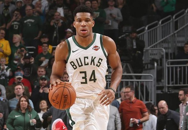  开拓者惨败国王，利拉德孤木难支  