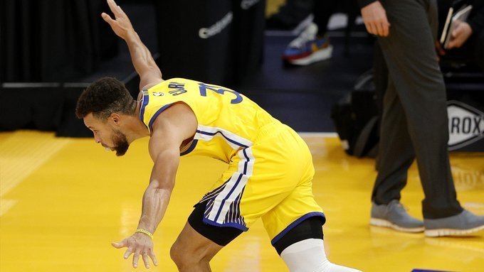  库里单场命中九记三分，勇士狂胜开拓者止颓势  