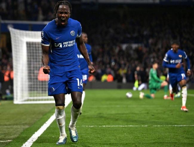  帕尔默任意球破门切尔西主场艰难战胜布莱顿