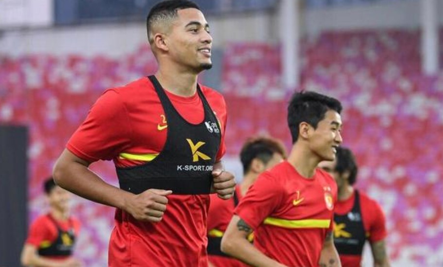  兰斯定位球战术奏效连克强敌  